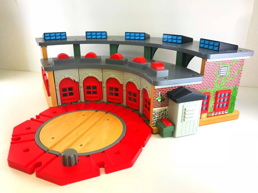 きかんしゃトーマスのデラックス操車場入荷しました！【幕張店】｜2017