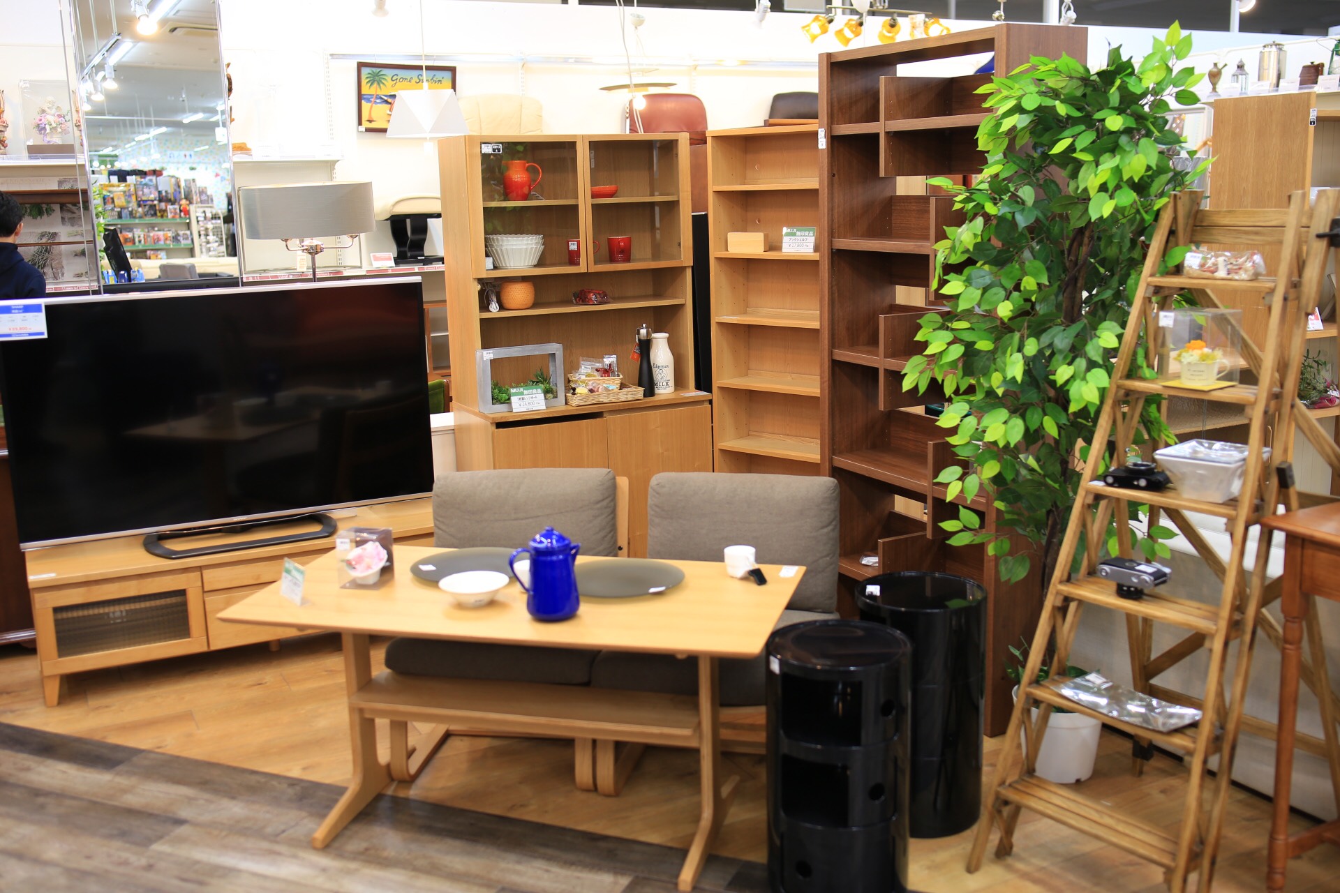 B-COMPANYのダイニングセットが買取入荷致しました！！【幕張店