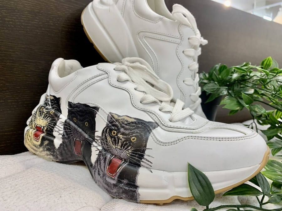 GUCCI ライトン スニーカー GUCCI(グッチ)から人気のスニーカー『ライトン』をご紹介します