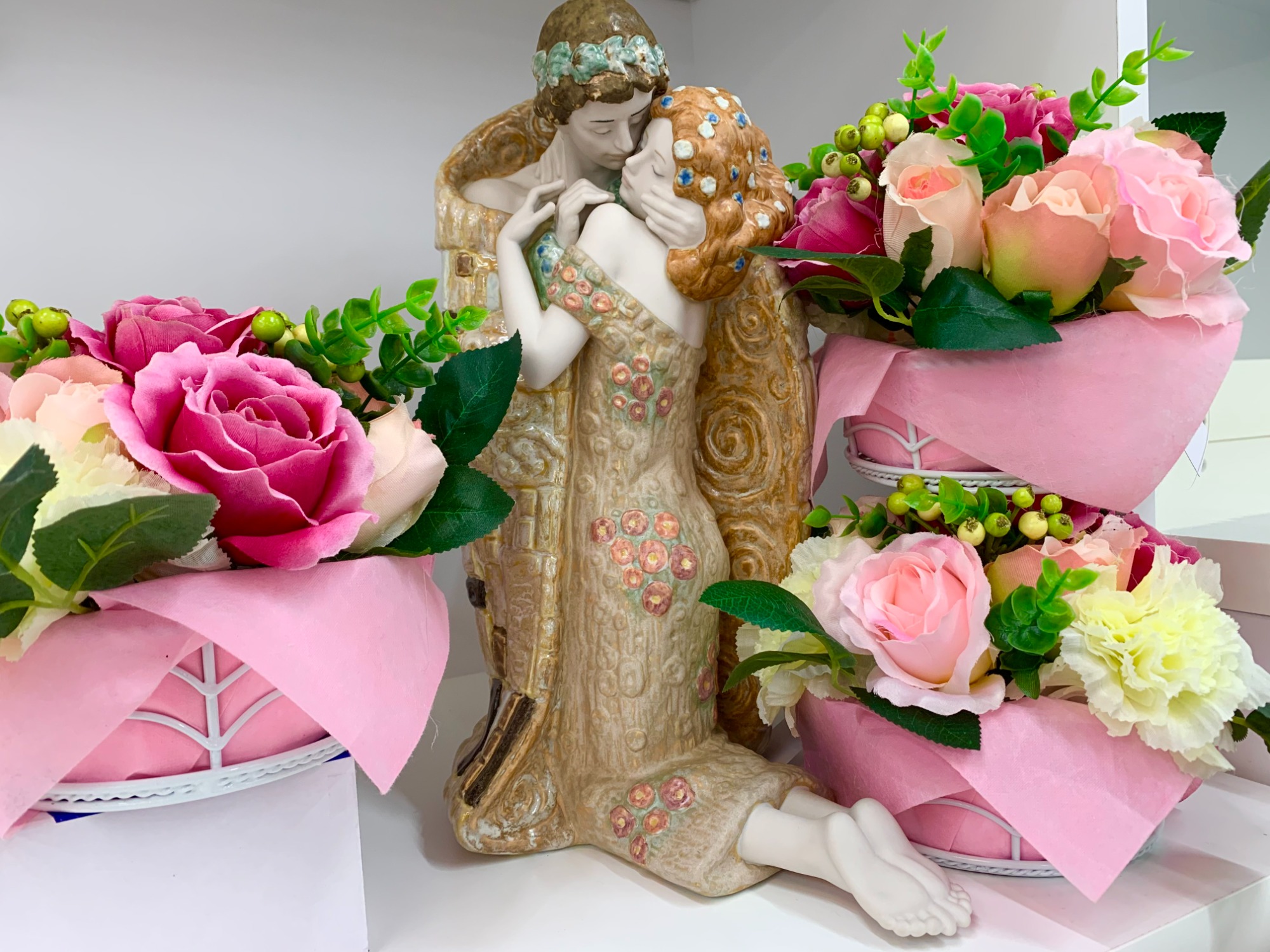 LLADRO(リヤドロ) THE Kiss 8204が入荷しました！｜リサイクルショップ