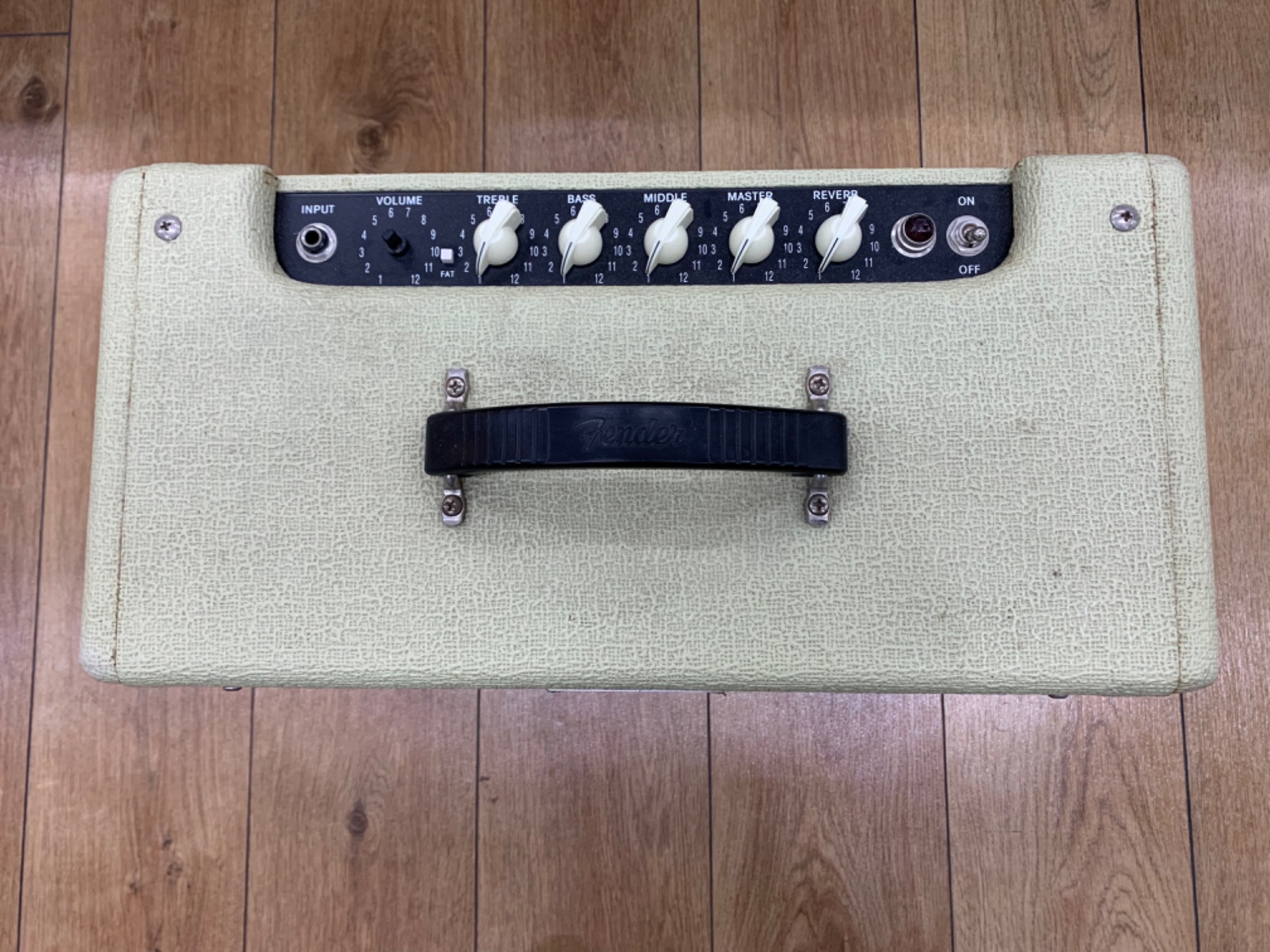 jj様専用 トライアンフ ユニット フェンダーセット - メルカリ