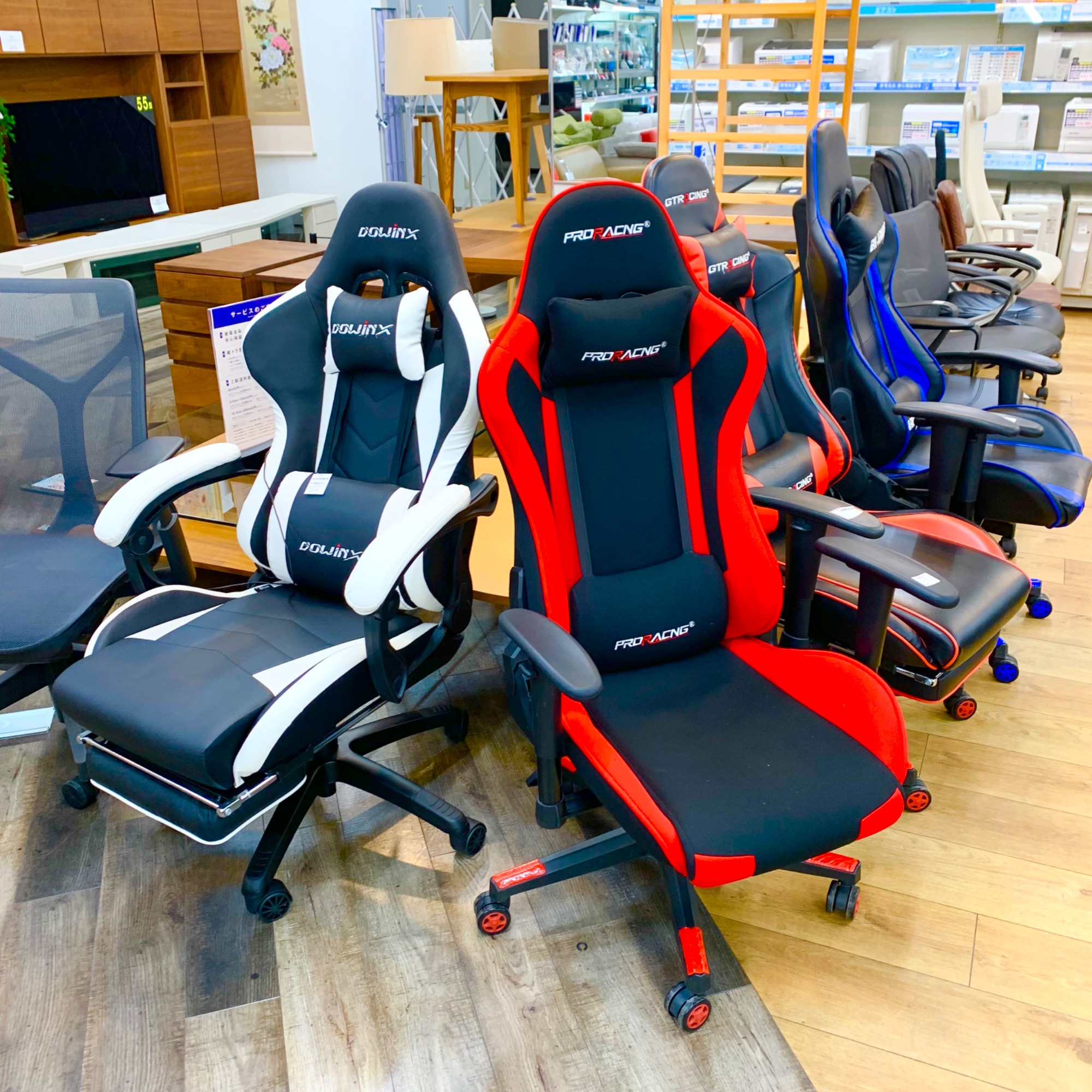 限定品/送料込み】ファミカセチェスト（ゲーミング家具） ファミコン