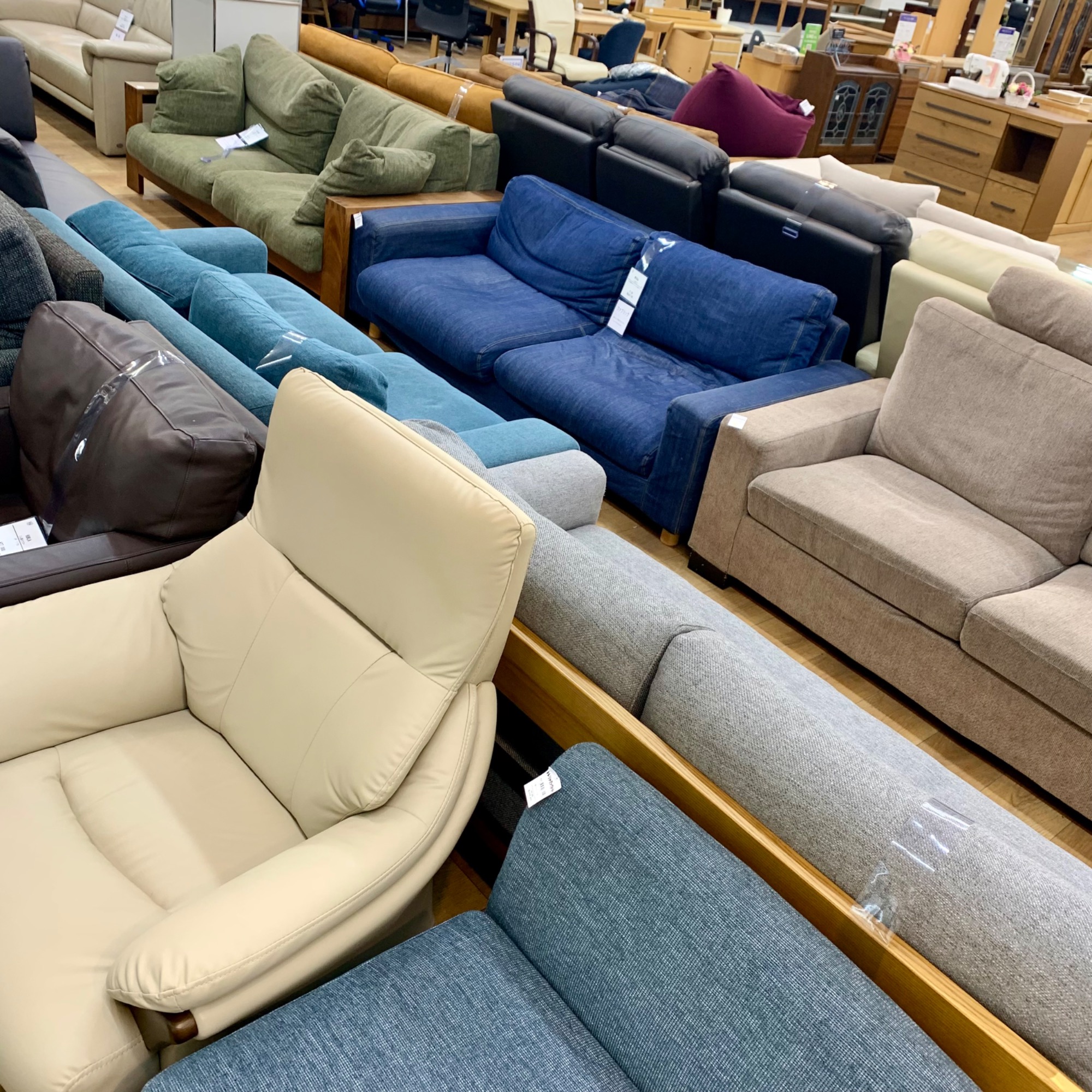 最大級の品揃え！】UNICO(ウニコ)の2.5シーターソファを買取入荷しま
