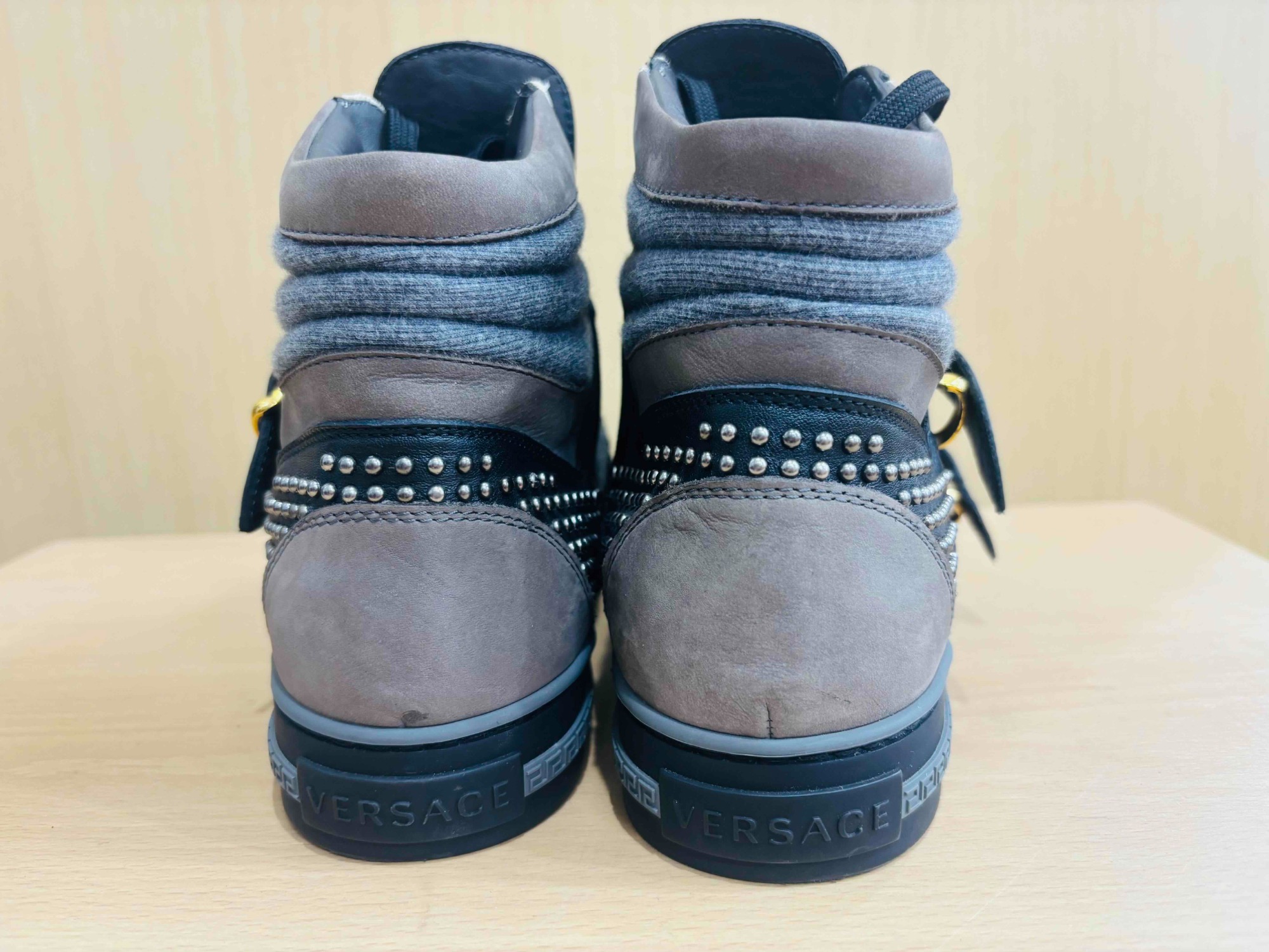 VERSACE（ヴェルサーチェ）】ハイカットスニーカー 入荷いたしました