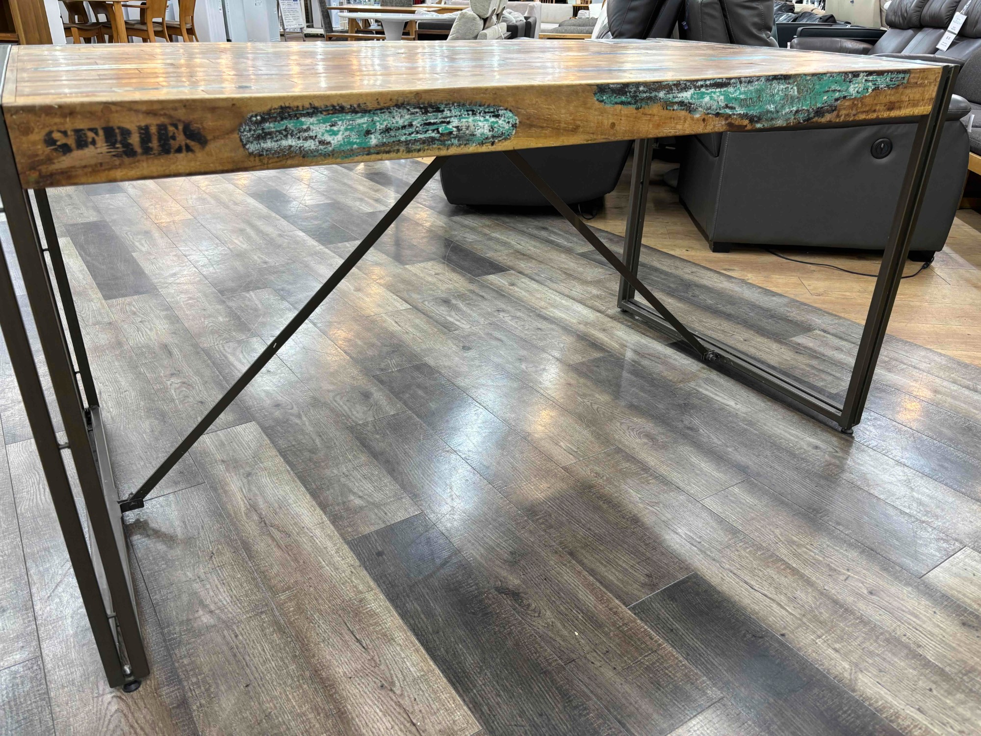 【d-Bodhi】ディーボディローテーブル 本日は新入荷しました、d-Bodhi（ディーボディ）のダイニング