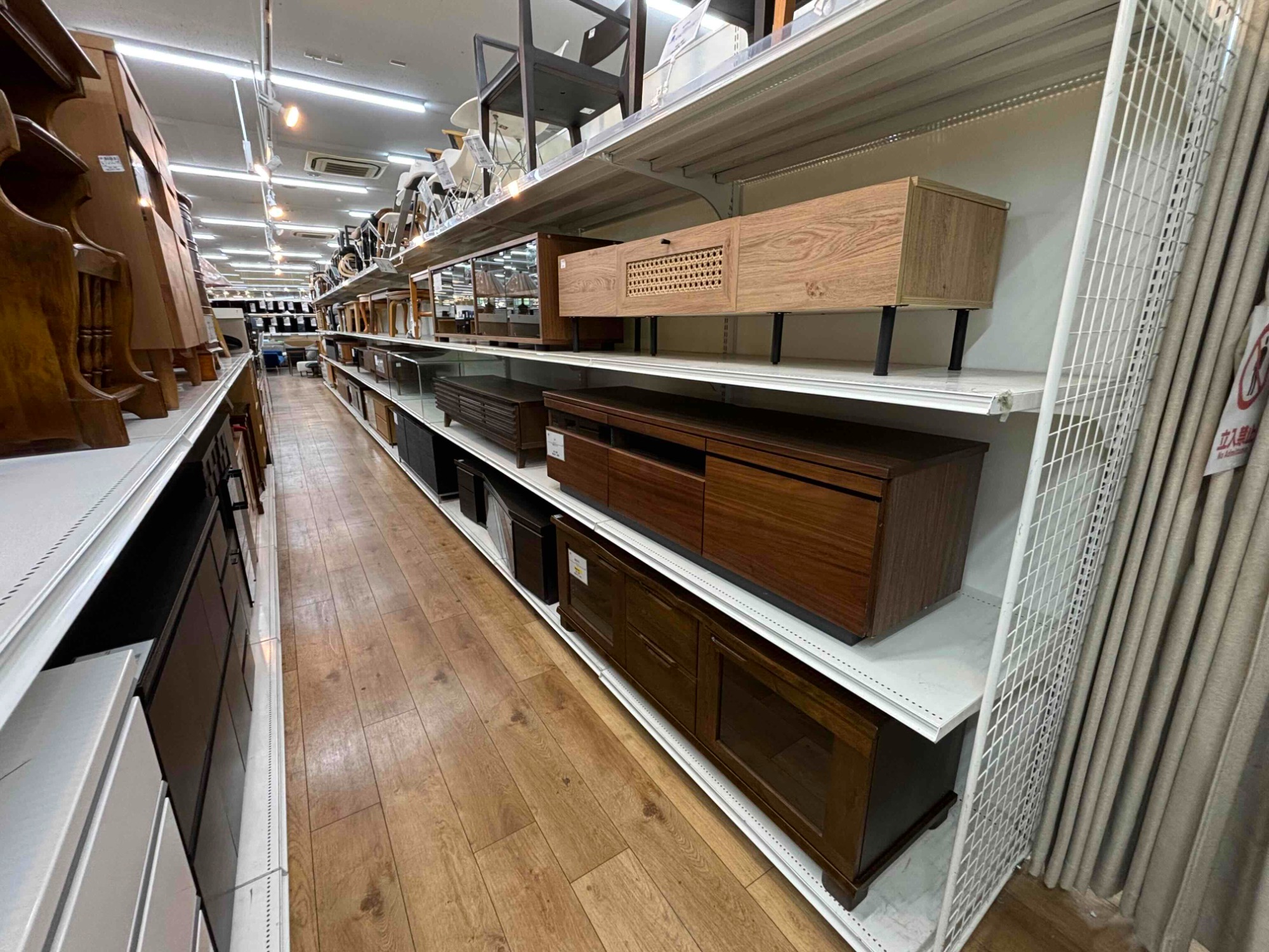 本日は新入荷しました、府中家具の7段チェストのご紹介です！｜2025年