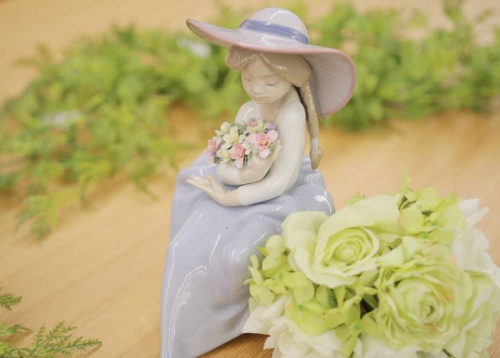 置物の陶器人形