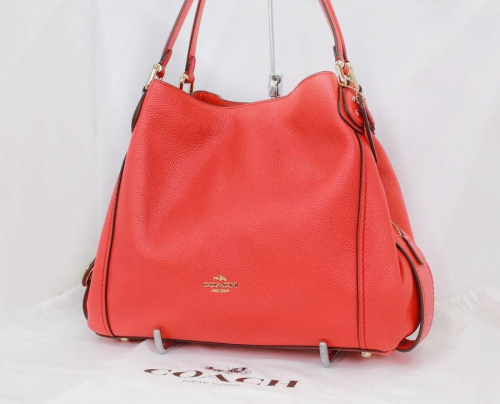 ブランド・ラグジュアリーのショルダーバッグ