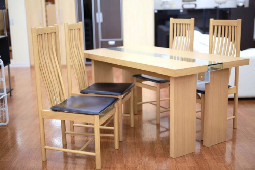 特選家具のオーク材