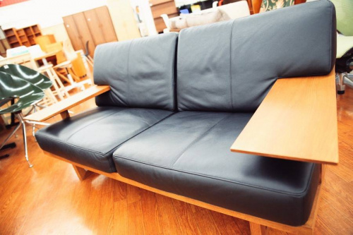 特選家具のカリモク