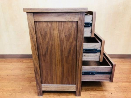 チェストのニトリ