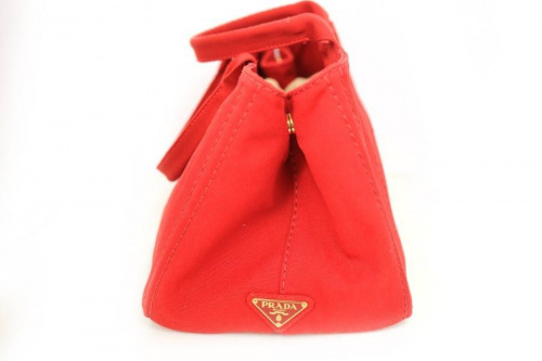 ルイヴィトン(LOUIS VUITTON)のプラダ(PRADA)