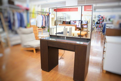 【送料込み美品】ACTUS ドレッサー 三面鏡 アクタス アクタスの3面鏡ドレッサーが入荷しました！！【幕張店】｜2018年08月