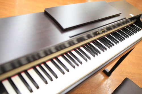 中古　電子ピアノの本格　電子ピアノ