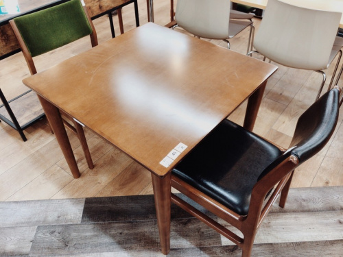 カリモク　テーブル　ダイニングの千葉　ブランド家具　中古