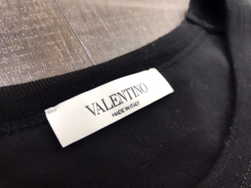 バレンティノ　Tシャツ　メンズの古着　買取　千葉