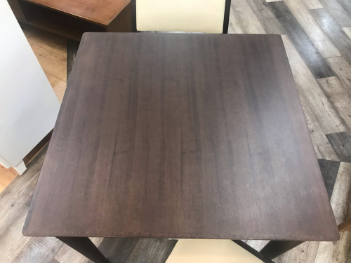 テーブルの千葉