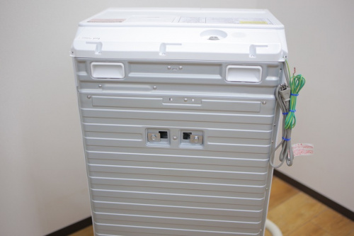 HITACHI