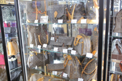 LOUIS VUITTON