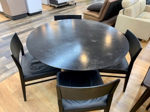 ダイニングセットのmoda en casa