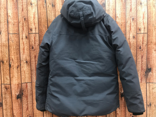 ダウンコートのカナダグース