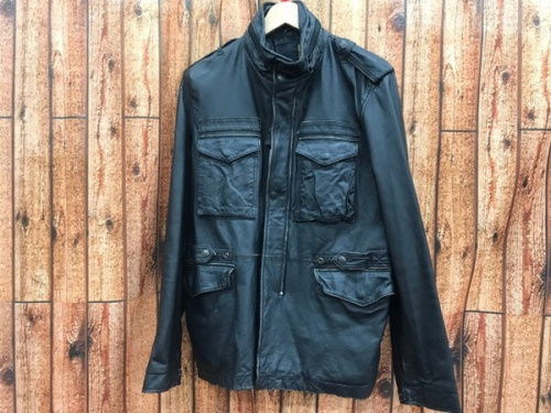 レザージャケットのアヴィレックス