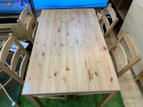 IKEAのダイニングセット