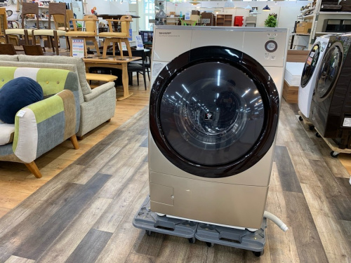 SHARPのドラム式洗濯乾燥機