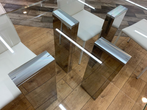 ダイニングセットの家具