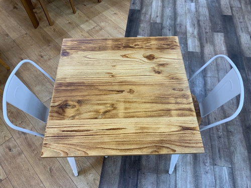 ダイニングセットの家具