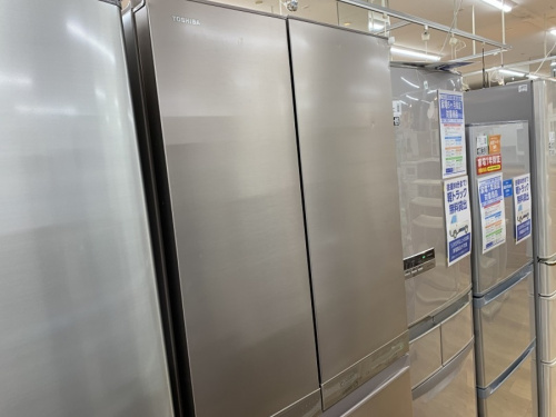 TOSHIBAの6ドア冷蔵庫