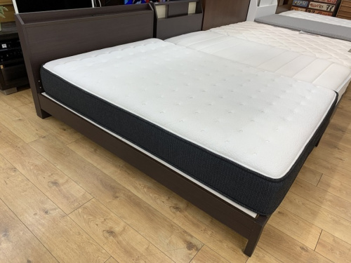 家具のベッド
