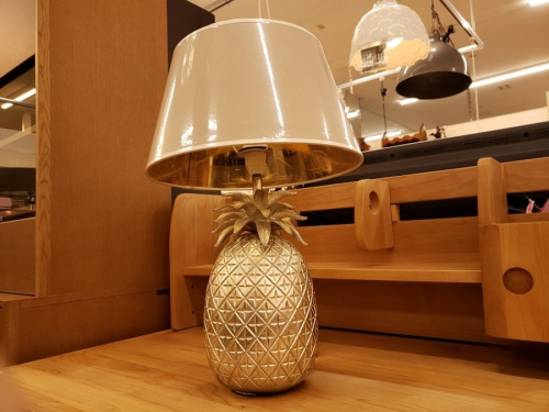 フロアスタンドのLaura Ashley
