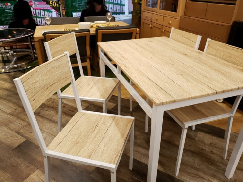 家具のダイニングセット