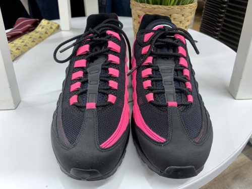 スニーカーのNIKE(ナイキ)