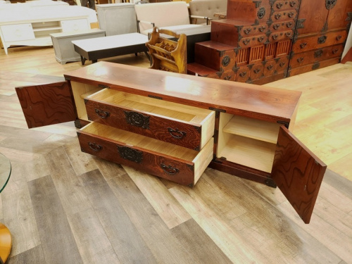 チェストの岩谷堂箪笥