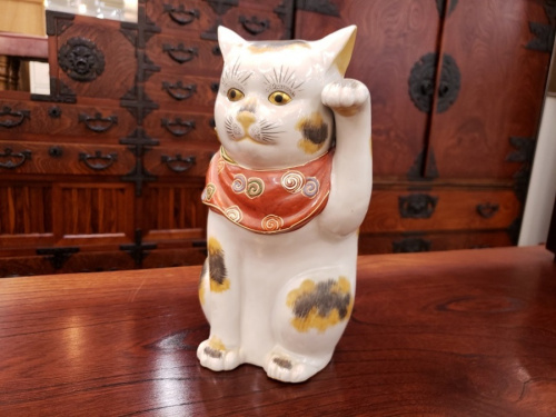 置物の招き猫
