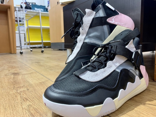 メンズファッションのスニーカー