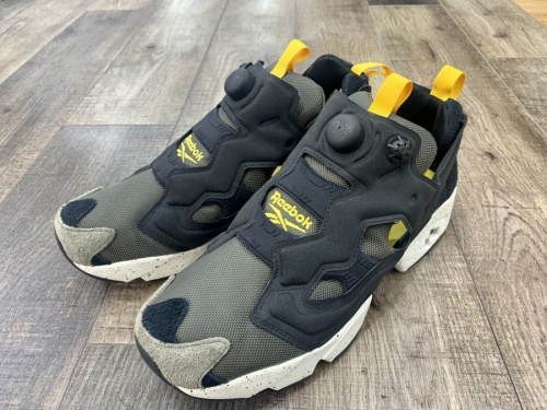 スニーカーのREEBOK(リーボック)