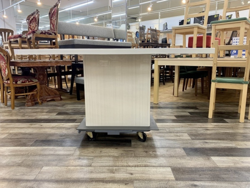 ダイニングテーブルのシギヤマ家具