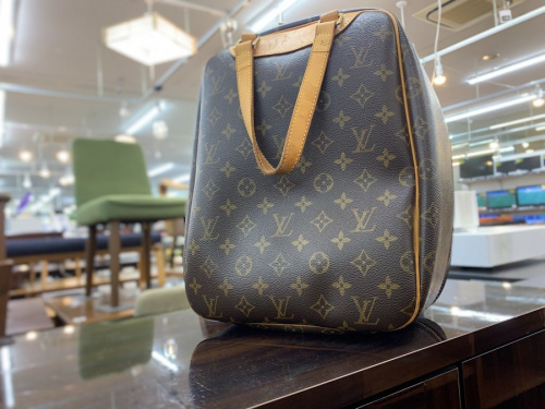 LOUIS VUITTONのハンドバッグ