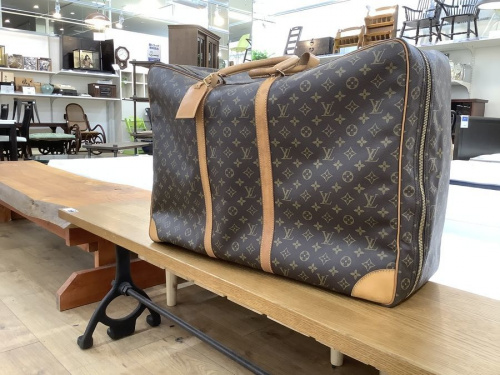 ブランド・ラグジュアリーのLOUIS VUITTON