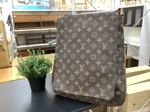 ブランド・ラグジュアリーのLOUIS VUITTON