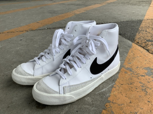 メンズファッションのスニーカー