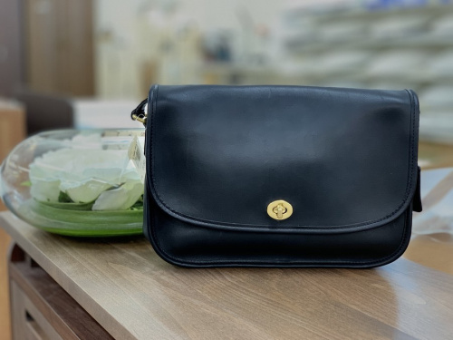 ブランド・ラグジュアリーの中古　OLD COACH　ショルダーバッグ