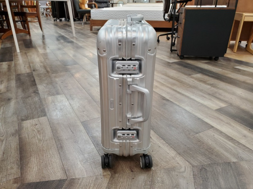 スーツケースの千葉