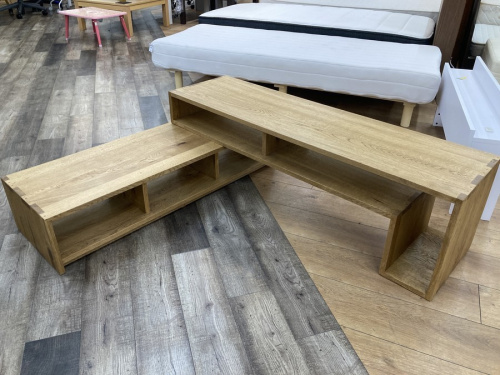 AVボードの無垢材家具