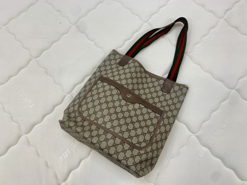 ラグジュアリーブランド ハイブランドのGUCCI グッチ