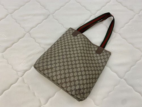 GUCCI グッチのシェリーライン トートバッグ