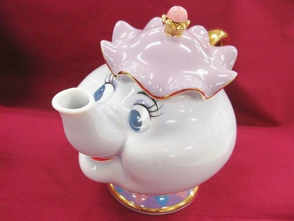 ディズニーのポット夫人＆チップくんのティーセットが買取入荷
